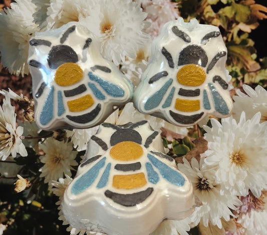 Honey Bee Bath Bomb